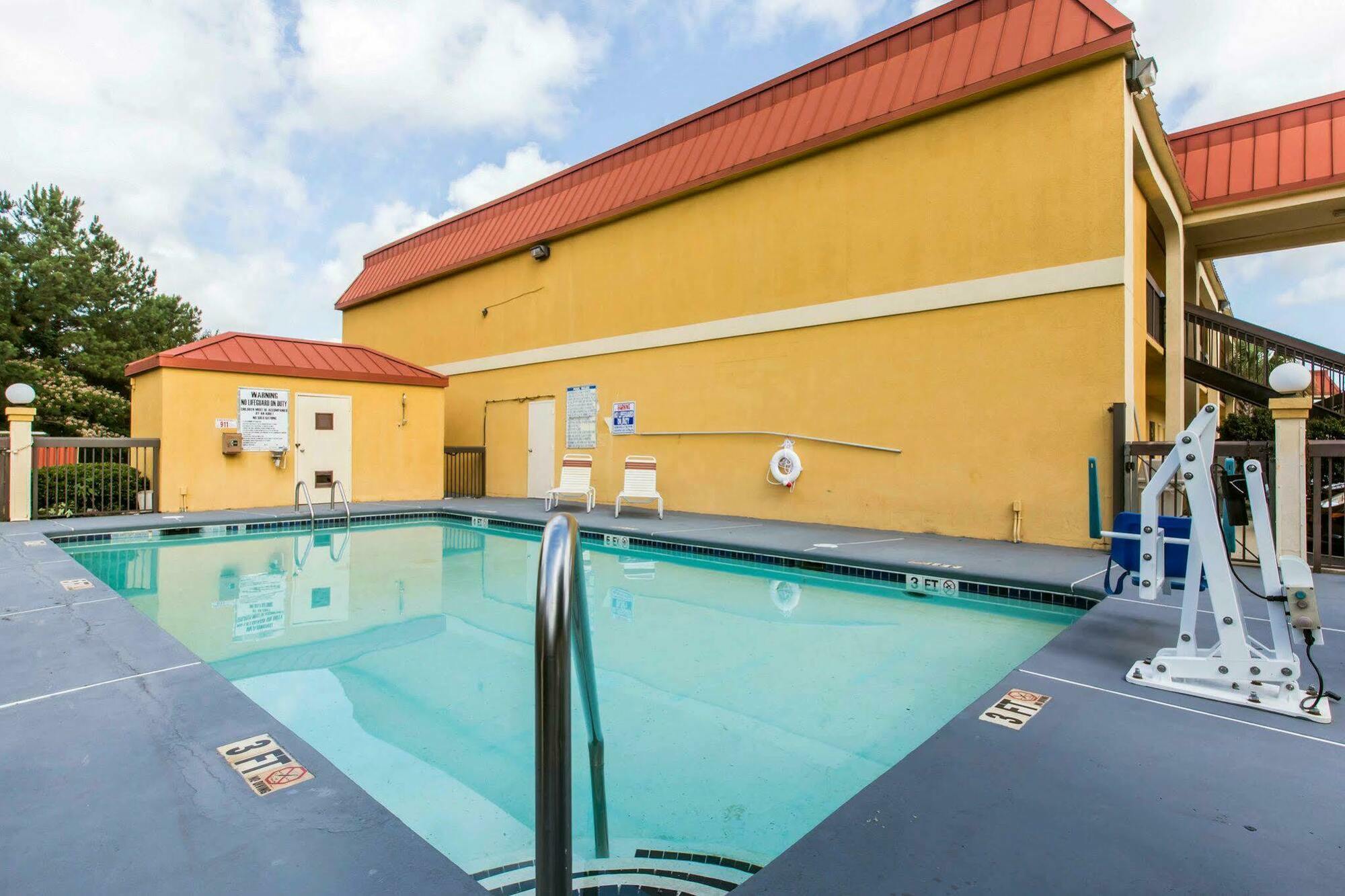 Royal Palms Inn Stockbridge Exteriör bild